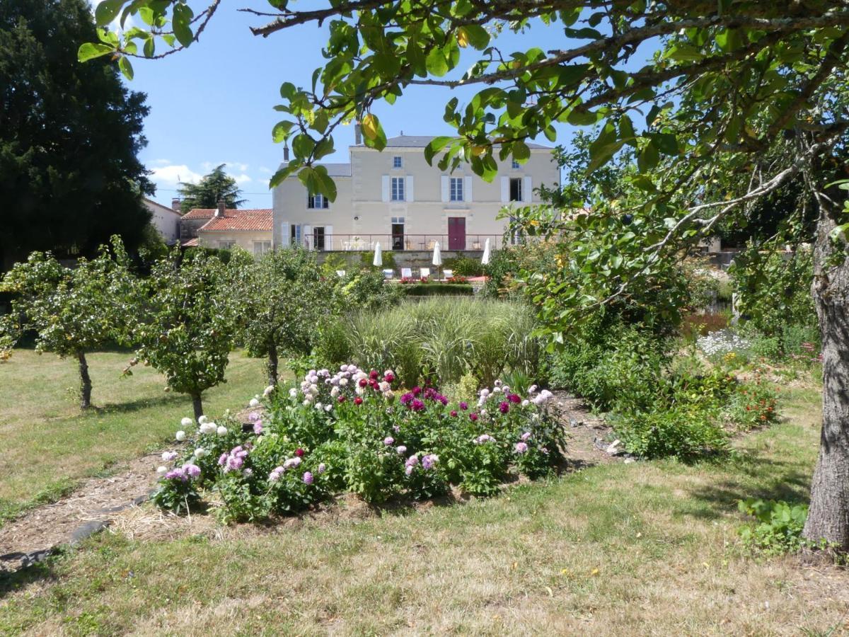 ホテル Les Jardins De Xanton エクステリア 写真